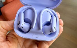 Apple ra mắt tai nghe Powerbeats Pro 2: Chip H2, chống ồn chủ động