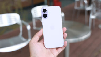 Trên tay iPhone 17: Màn hình 120Hz sáng hơn, pin bền hơn và camera tele chất lượng cao