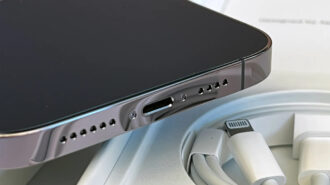 Cổng Lightning là gì? Cấu tạo, ưu nhược điểm so với chuẩn USB-C và các thiết bị Apple hỗ trợ