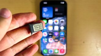 Phôi SIM là gì? Tại sao phôi SIM cũ gây nóng máy và hao pin cho iPhone đời mới?