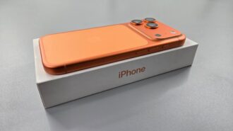 Mệnh Hỏa hợp iPhone 17 Pro màu gì? Đánh giá chi tiết màu sắc giúp kích tài lộc và bùng nổ năng lượng năm 2026