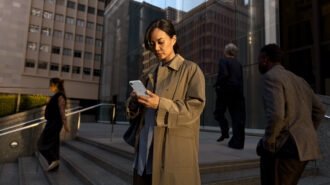 iPhone 17e có mấy SIM? Chi tiết cấu hình SIM, lợi ích khi sử dụng 2 SIM trên iPhone 17e bạn nên biết